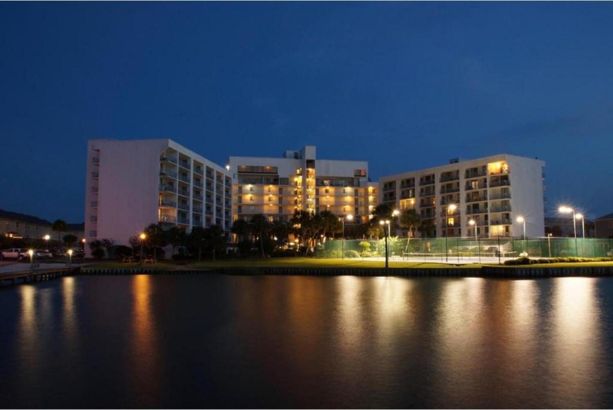 Surf & Racquet Club 212a Apartment