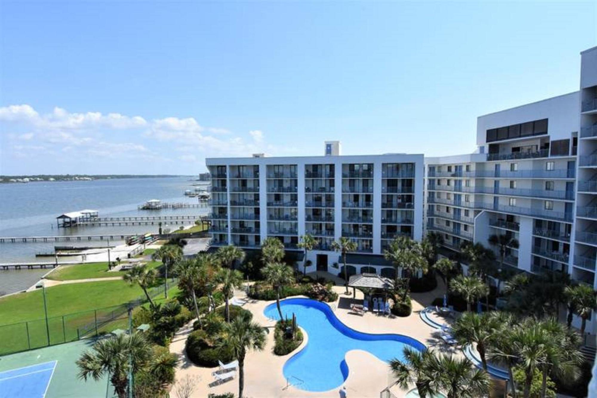 Surf & Racquet Club 212a Apartment